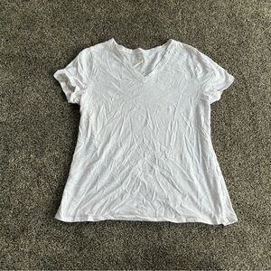 Belle by Kim Gravel White Short Sleeve V Neck Tee, Size Small